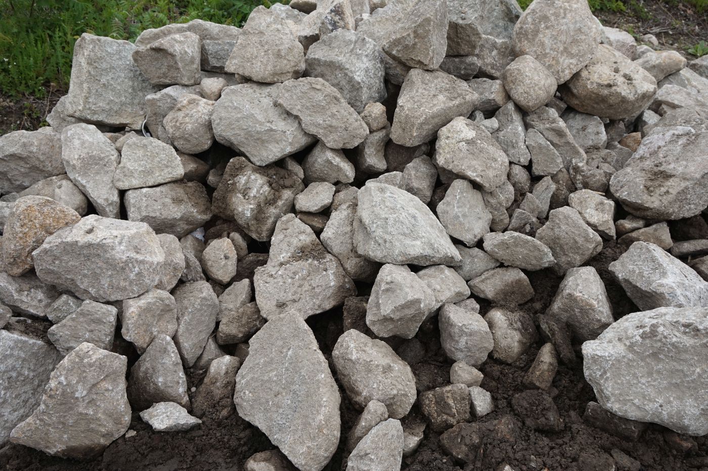 Buy Bulk N.E. Fieldstone Split South Shore Landscape Supply